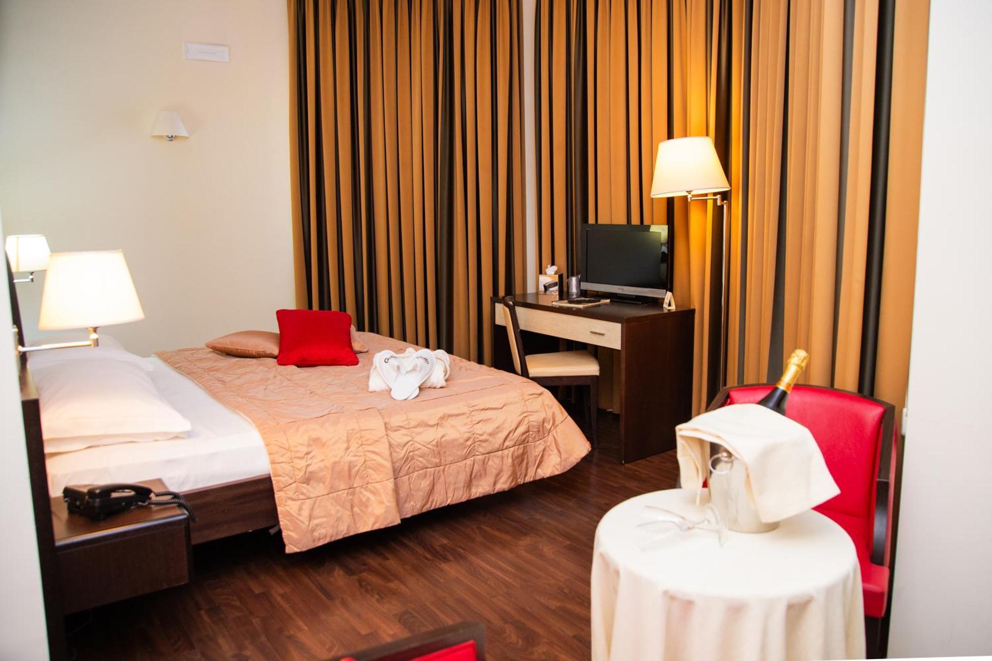 Gullo Hotel