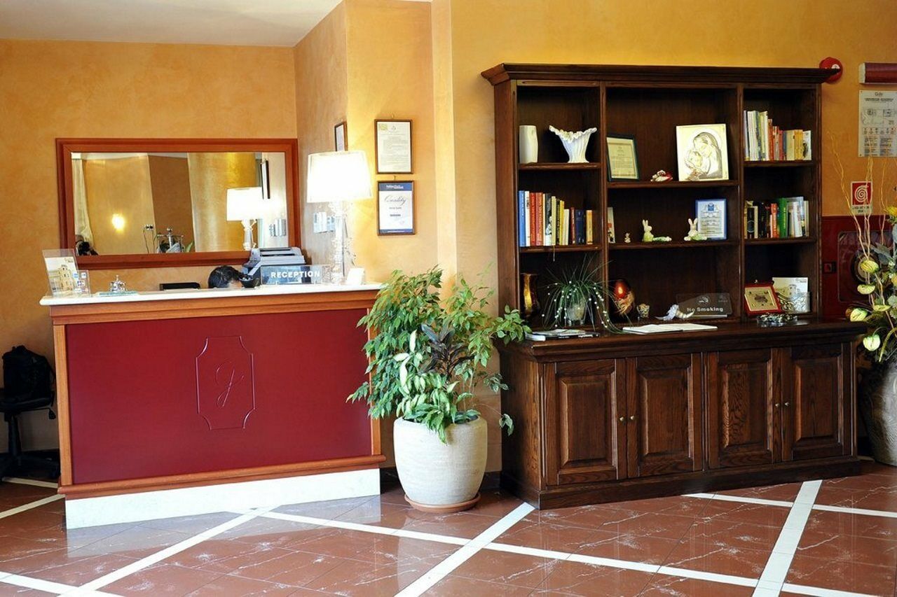 Gullo Hotel